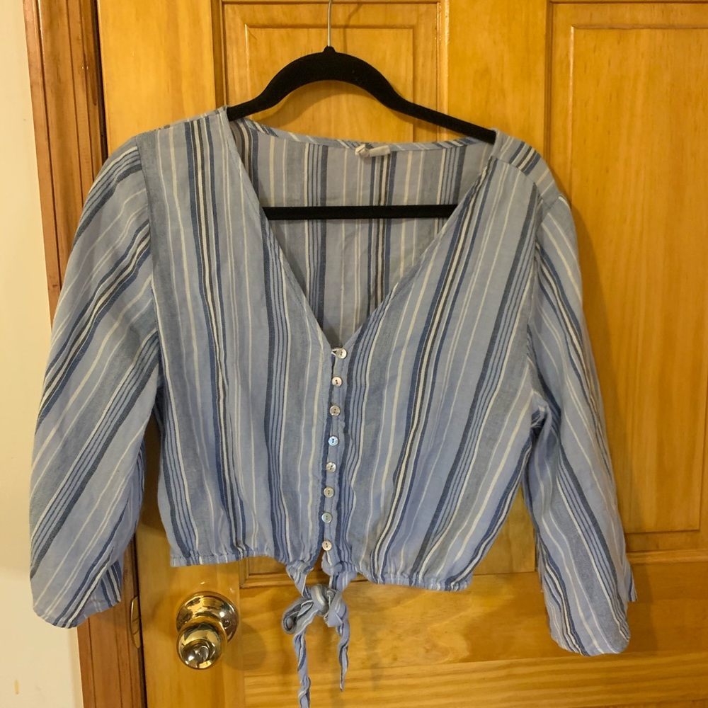 Quarter Sleeve Crop Top